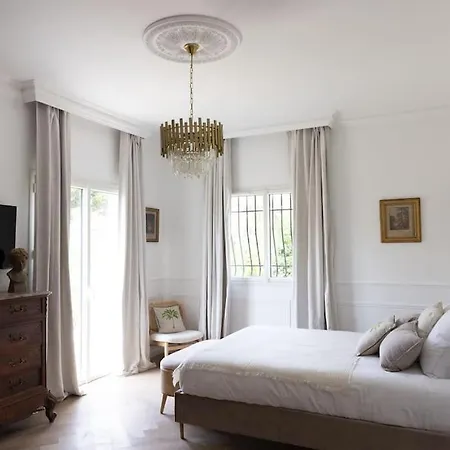 Front Cap D'antibes Антиб