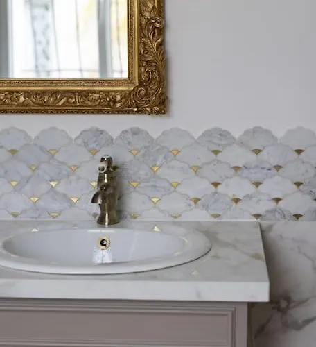 Front Cap D'antibes *