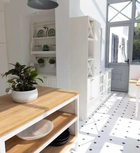 Front Cap D'antibes *